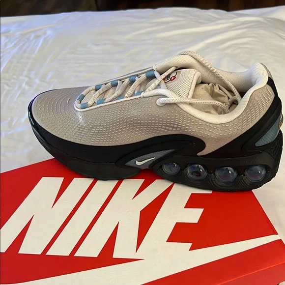 Nike | Shoes | Nike Cream And Black Air Sneakers | Poshmark display picture 2
